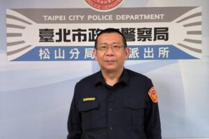 除夕夜暖心守護 松山警護送迷途長者平安返家團圓 3 李昭毅
