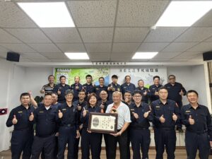 從警38載光榮榮退 新城警歡送資深所長陳金水 5 二 3