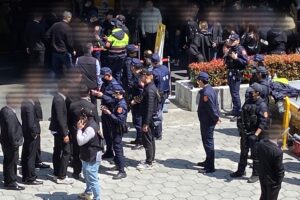 幫派參加告別式 北市警方強勢執法攔檢盤查防制暴力衝突 7 MEITU 20260314 111742162