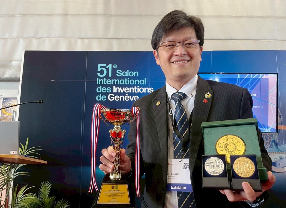 三大國際發明展金牌到手!台灣精品Dr.Foot再生碳纖維鞋墊揚名日內瓦 4 01Dr.Foot達特富科技 於第51屆瑞士日內瓦國際發明展榮獲金牌 1