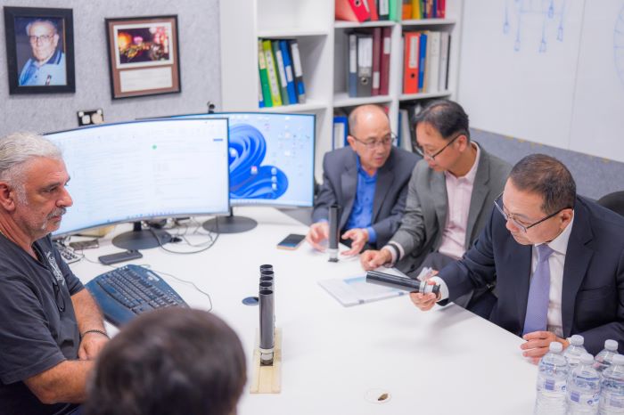 《圖說》侯友宜強調，「新北市不只有世界級的地標，更要有世界級的慶典」，將藉此次考察借鏡雪梨跨年煙火的豐富經驗，結合淡江大橋地標特色，全面提升新北活動的技術水準與國際能見度。〈新聞局提供〉