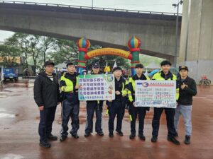 i台灣2.0安樂社區全民健走暨身心障礙健走活動 基四警到場識詐宣導 14 二 40