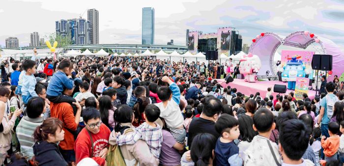 《圖說》波力與安寶深受大朋友及小朋友喜愛。〈高灘處提供〉