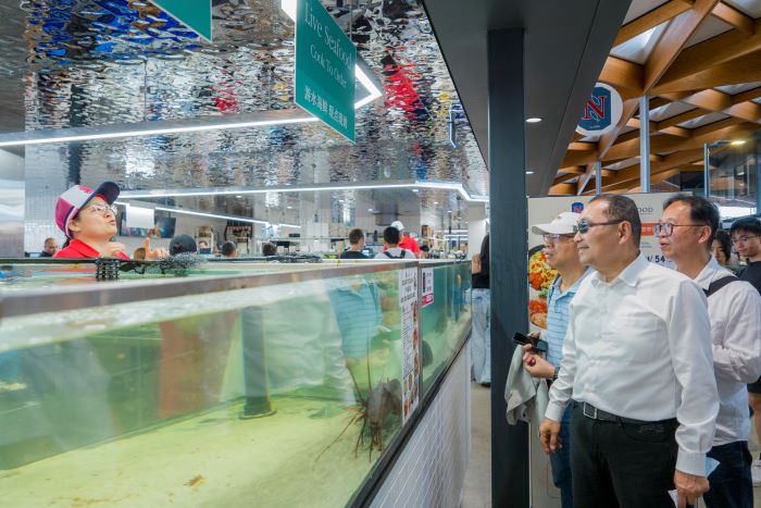 《圖說》侯友宜市長參觀南半球規模最大、全球名列前茅的海鮮市場---雪梨魚市場。〈新聞局提供〉