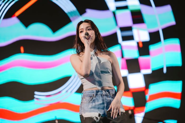 《圖說》2026 新北春紛節由超人氣樂團「告五人」壓軸畫下圓滿句點-圖為歌手犬青。〈高灘處提供〉