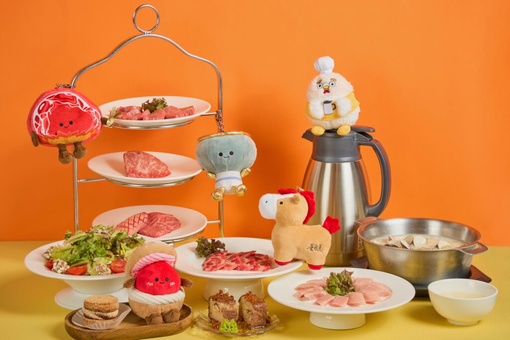 02 「美味探險隊」角色融入屋馬經典餐桌場景，將燒肉、雞湯與甜點轉化為可愛收藏，增添用餐趣味。 2
