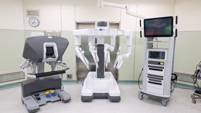 《圖說》臺北醫院引進最新一代達文西機器手臂。〈臺北醫院提供〉