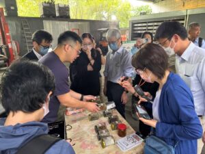 《圖說》日本參訪團對新北市廚餘處理的多元方式印象深刻。〈環保局提供〉