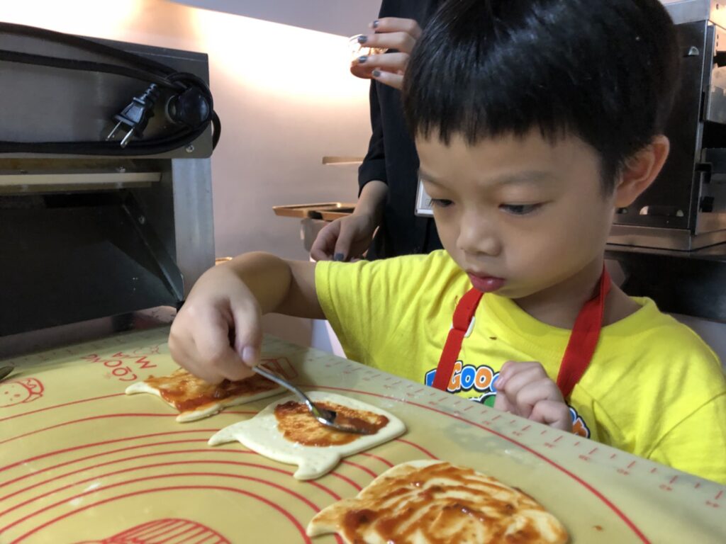 阮的肉干產業概念館推出兒童專屬優惠，透過趣味DIY活動讓孩子邊玩邊學，一起斬除「邪餓」力量。