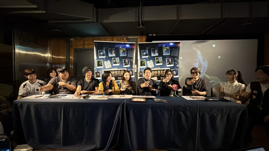 左起：溫俊硯、陳侑宥、劉旭康、林子璿、林靖軒、張可芙、劉爾金、吳奇軒、導演林煜為、謝珮筠、羅崴