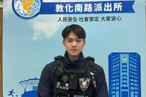 東區街頭迷途 8旬老婦神情焦慮徘徊 大安警溫馨護送返家 2 施銘棋