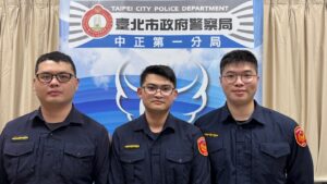 約定聚餐母未現身家屬急報警 員警下班仍調監視器30分鐘內助團圓 2 MEITU 20260327 084653161