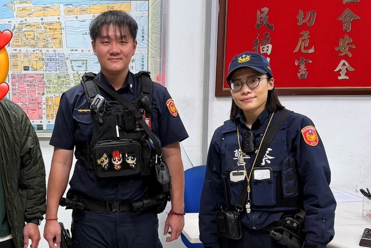 車陣中顫抖的身影  暖警即刻救援助30公斤拉布拉多平安返家