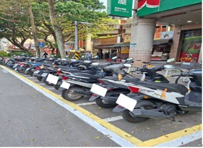 《圖說》新店區中興路3段(寶橋路至文化路)路邊機車格自4月起收費管理。〈交通局提供〉