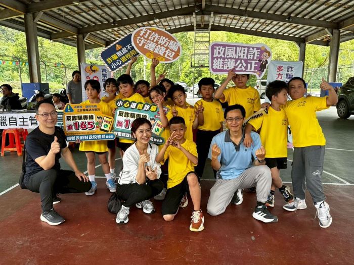 《圖說》「守規拚場靠實力、反賄識詐守正義」宣導活動民眾反應熱烈。〈文化局提供〉