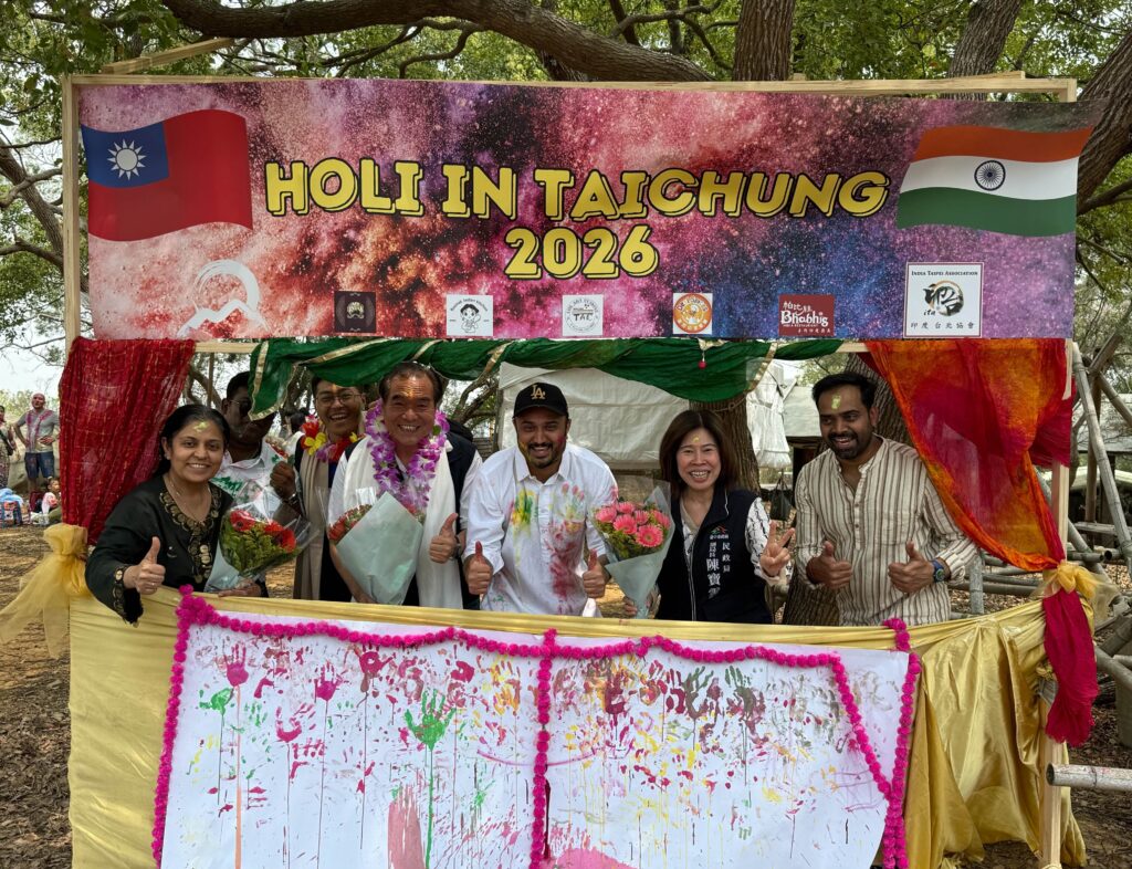 嗨翻白陽山 台中Holi色彩節登場 3 holi in taichung 2026以抹彩傳遞祝福與愛 搭起台中與印度交流的友誼橋梁 0