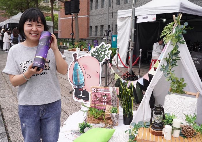 春萌無限串聯在地文化 「三峽綠茶季」圓滿落幕 7 《圖說》國立臺北大學串聯三峽碧螺春與樹林酒廠跨界聯名推出特調新品「星旋酒」,展現農產加值與創新行銷的無限可能。〈農業局提供〉