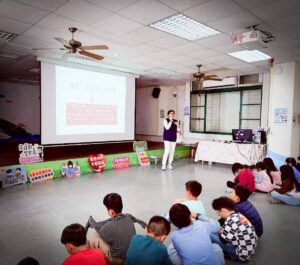 法制觀念向下扎根 花警前往太昌國小宣導婦幼安全及反詐騙 13 一 134