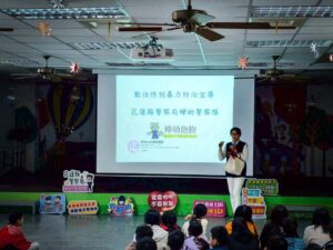 法制觀念向下扎根 花警前往太昌國小宣導婦幼安全及反詐騙 41 三 29