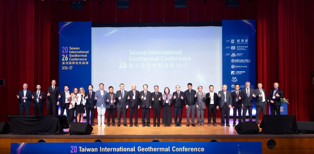 %E6%9C%AC%E6%AC%A1%E5%9C%8B%E5%85%A7%E5%A4%96%E8%88%87%E6%9C%83%E8%B2%B4%E8%B3%93%E5%80%91%E4%B8%8A%E5%8F%B0%E9%80%B2%E8%A1%8C%E5%A4%A7%E5%90%88%E7%85%A7%EF%BC%8C%E6%AD%A3%E5%BC%8F%E7%82%BA2026%E8%87%BA%E7%81%A3%E5%9C%8B%E9%9A%9B%E5%9C%B0%E7%86%B1%E6%8F%AD%E9%96%8B%E5%BA%8F%E5%B9%95%E3%80%82%E5%9C%96%E7%89%87%E6%8F%90%E4%BE%9B%E7%B6%93%E6%BF%9F