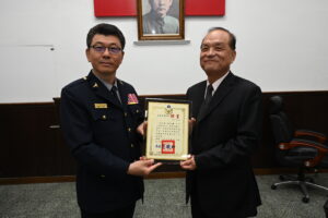 花蓮縣警察局115年3月份局務會報 警友會頒發破案獎金 結合法律與科技強化警政量能 7 %E4%B8%80