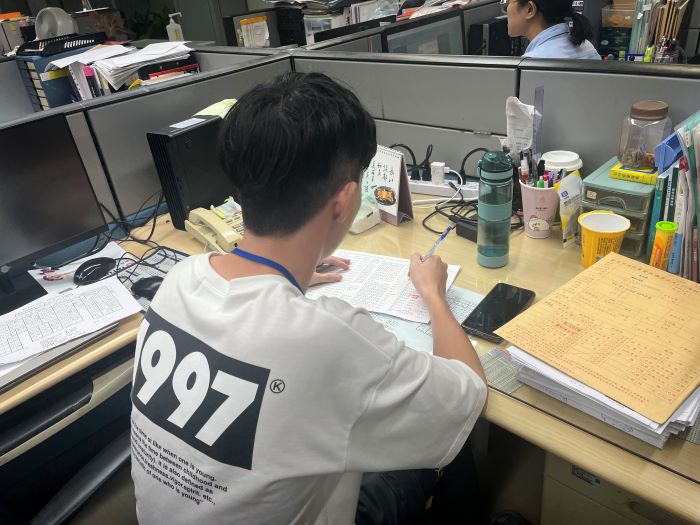 《圖說》參與公部門暑期工讀計畫有助於瞭解政府運作情形資料照片。〈青年局提供〉