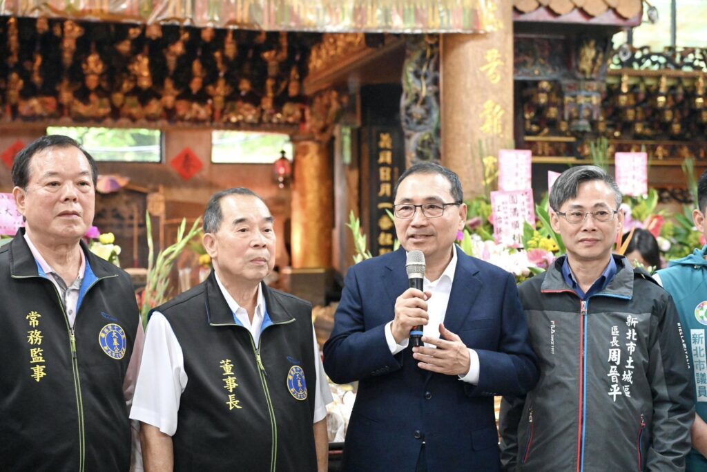 大墓公清明祭祀 侯友宜祈求市民平安 2 新北市長侯友宜出席擺接義塚大墓公清明祭祀大典