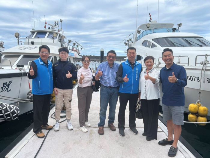 《圖說》輔導會池玉蘭處長(右二)，偕同基隆市榮服處長方正(右三)，拜訪萬豪船舶管理顧問公司項彥豪總經理(右一)，左一為榮服處副處長李復鄉。〈基隆榮服處提供〉