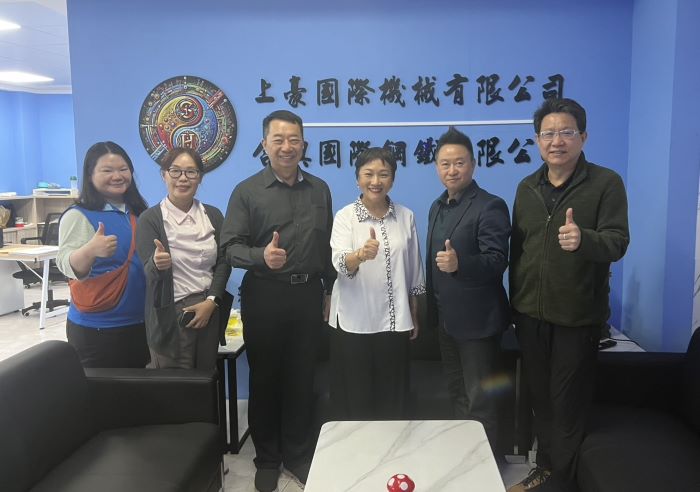 《圖說》輔導會池玉蘭處長(中右)，基隆榮服處長方正(中左)，共同拜會李昌萬總經理(右二)，右一為基隆榮服處副處長李復鄉。〈基隆榮服處提供〉