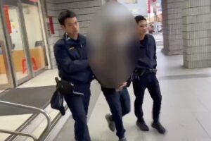 詐團四度討錢踢鐵板 警民聯手設局 車手當場落網 20 MEITU 20260403 080437742