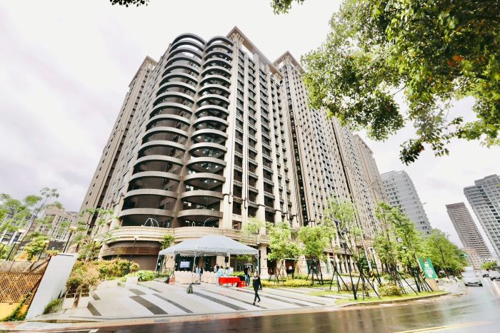 新北最大容獎捐贈案完工 土城員和2號社宅5月招租 8 《圖說》土城員和2號社會住宅外觀。〈城鄉局提供〉