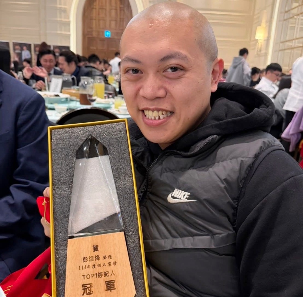 從摸索到全國第一!桃園中壢不動產買賣房仲推薦的關鍵:把客人當朋友的成交邏輯 4 02桃園中壢不動產買賣房仲推薦的關鍵