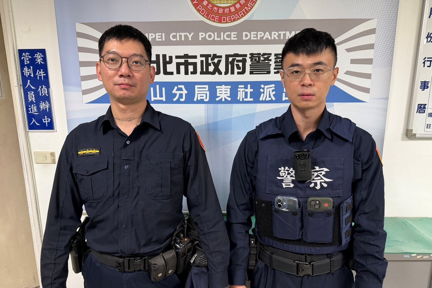 公車站前徘徊找不到回家的路  暖警耐心護送迷途老婦平安返家