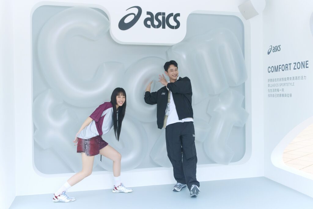 ASICS 特別邀請金馬雙星劉冠廷和王渝萱，驚喜現身活動現場，共同演繹 ASICS SPORTSTYLE 的舒適潮流風格