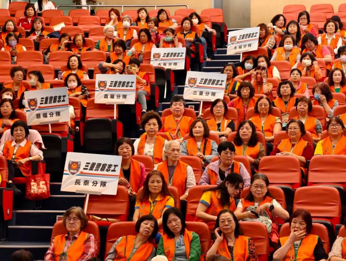 《圖說》三重分局警察志工在職教育訓練，逾430名志工熱情參與，場面盛大。〈三重分局提供〉