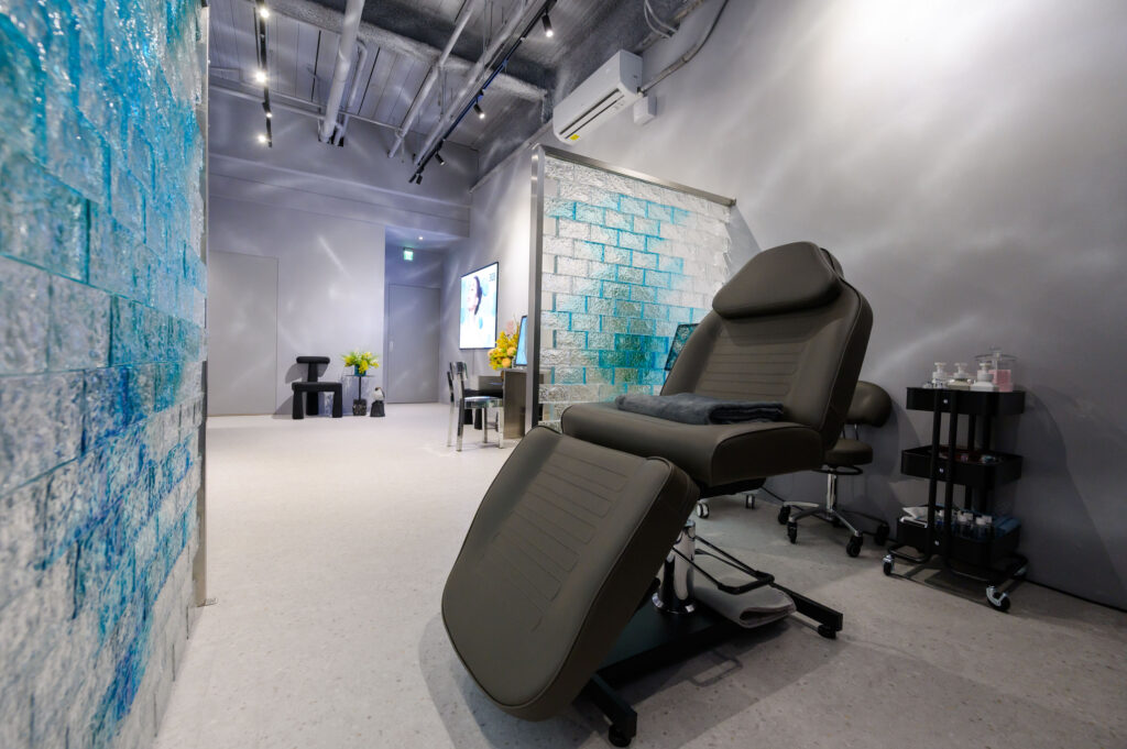 MB3928科技洗顏採中性與現代風格空間 0