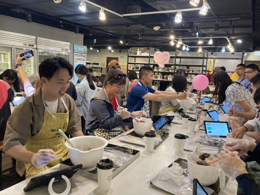 中市府化身最強月老 配對率翻倍衝84% 42 聯誼活動規劃手作體驗 讓參加者在自然互動中拉近距離