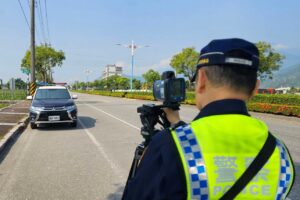 花警精準交通執法 打造安全交通環境 3 MEITU 20260415 094405852