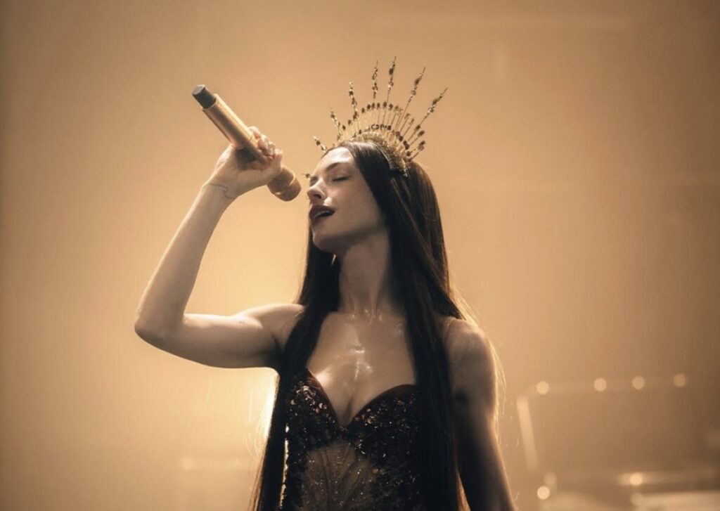 安海瑟薇仙氣降臨《魅影巨星》紐約首映 2挑戰直呼「很無助」 4 下午1.49 2026 4 15的影像 2