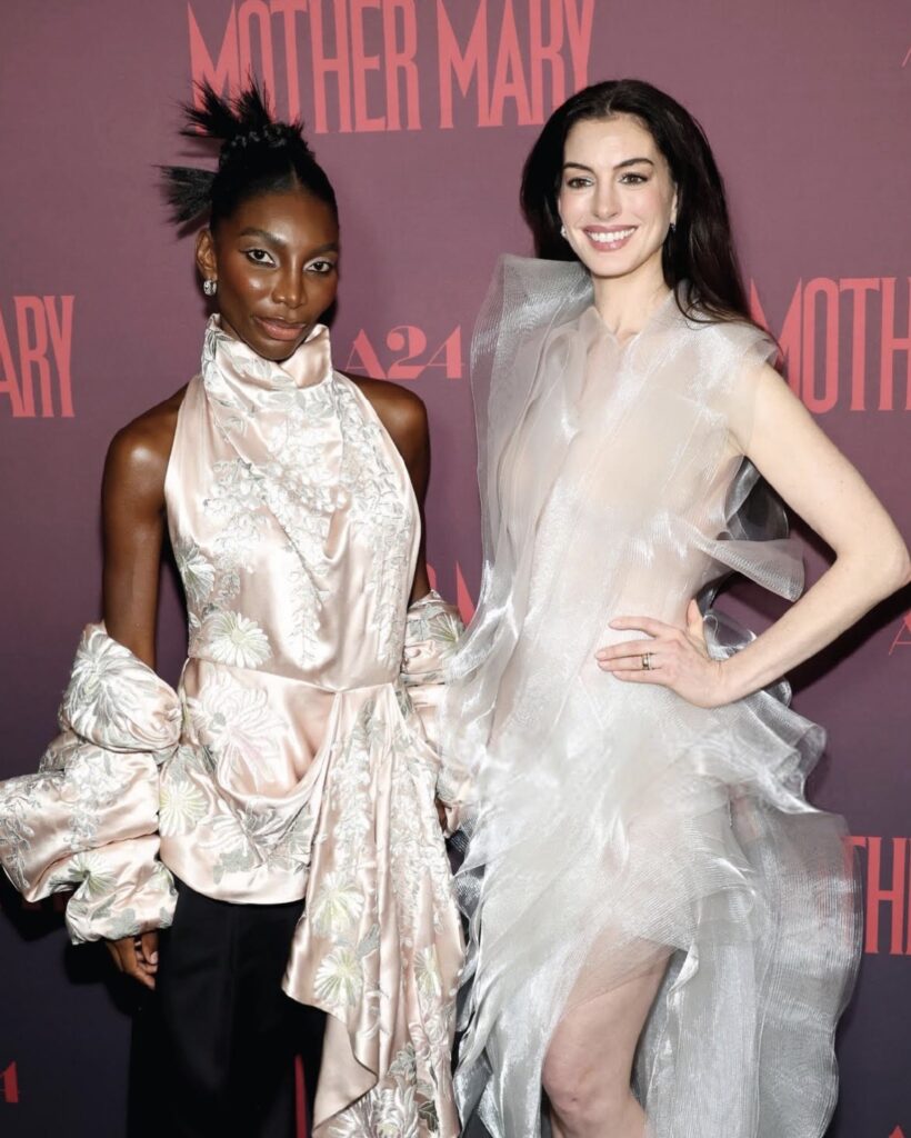 安海瑟薇仙氣降臨《魅影巨星》紐約首映 2挑戰直呼「很無助」 6 下午1.49 2026 4 15的影像 1