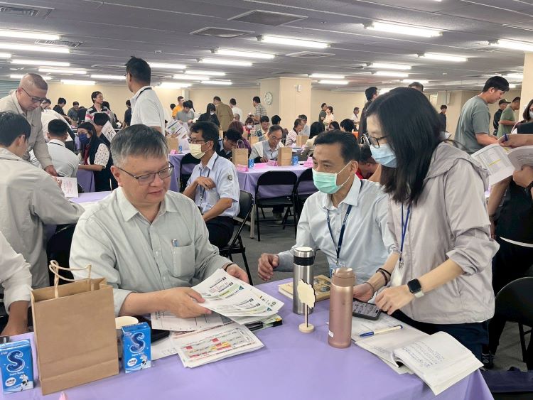 《圖說》座談會桌邊服務,由專員直接面對面協助大用戶說明服務,強化整體服務品質與響應速度。〈北北區處提供〉