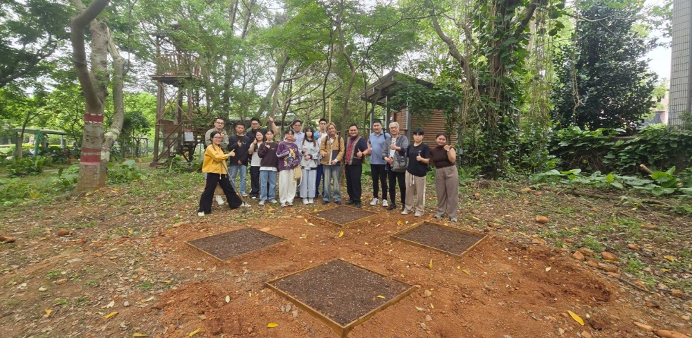 01中原大學師生及原民業師於信實教學基地進行食農教育場域實作指導