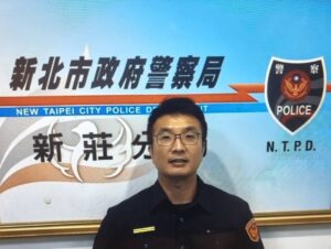 《圖說》光華派出所所長說明案由。〈新莊分局提供〉