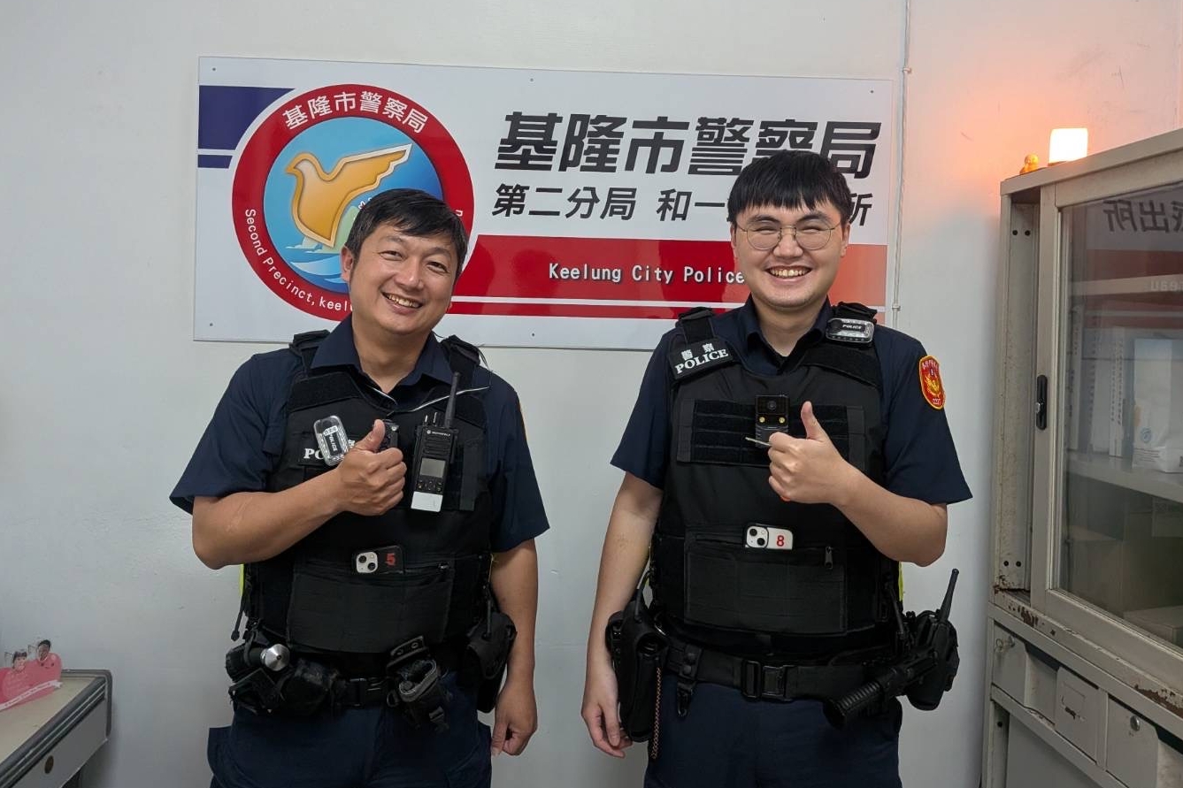 警  泰  暖心摳坤咖  助迷航遊客續遊基隆