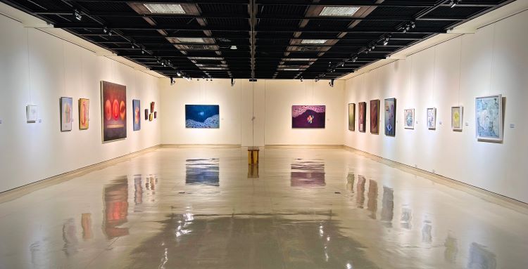 《圖說》新北市文化局今年持續推動學校合作計畫，「新星藝綻」集結多所大專院校至國中小學，於4月25至6月28日規劃推出13檔展覽。〈文化局提供〉