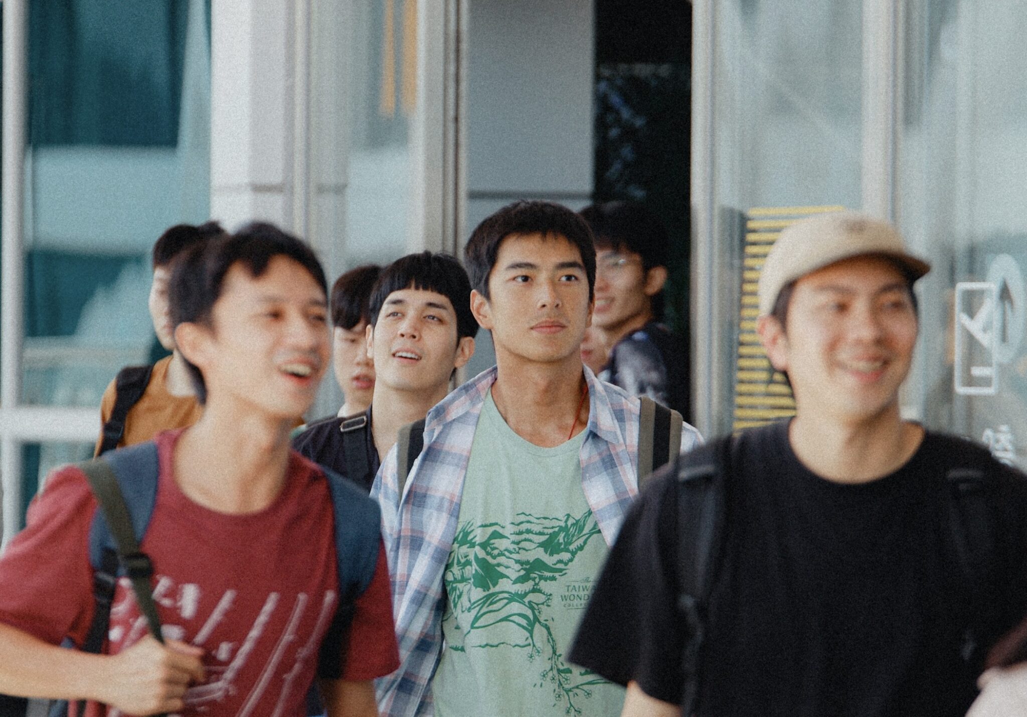 《失樂園》詐騙集團篇釋出 曾敬驊拿拖鞋當電話拍攝現場笑聲不斷