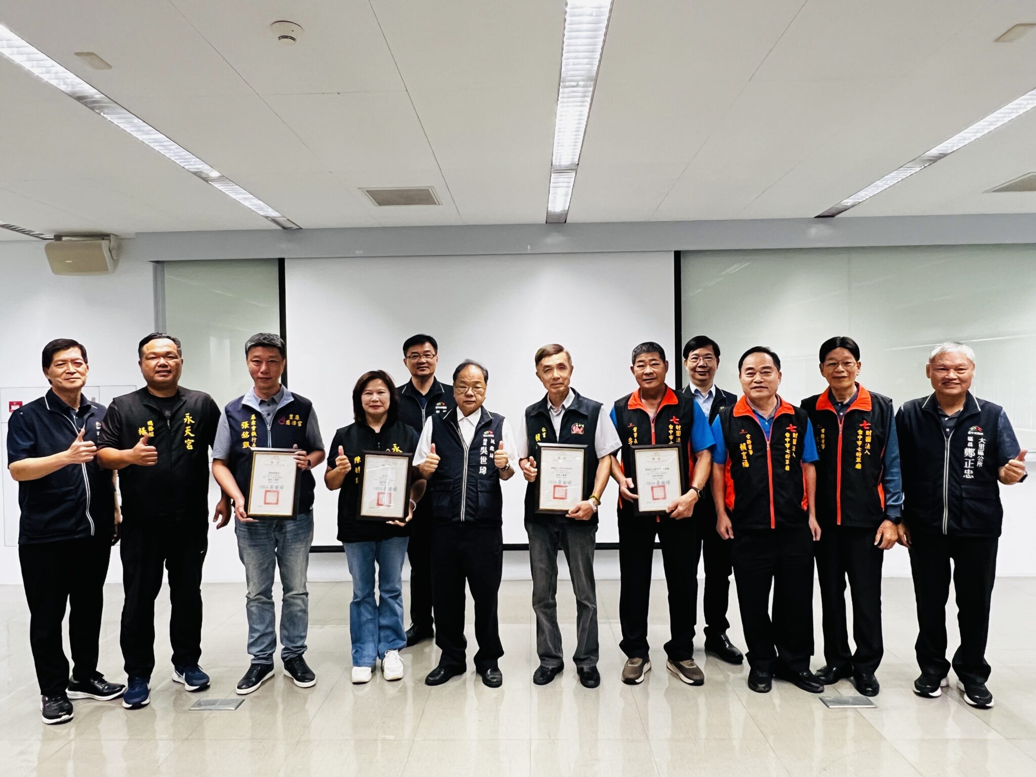 拚創意、比人氣  中台灣燈會「幸福祈願村」再揭四大獎