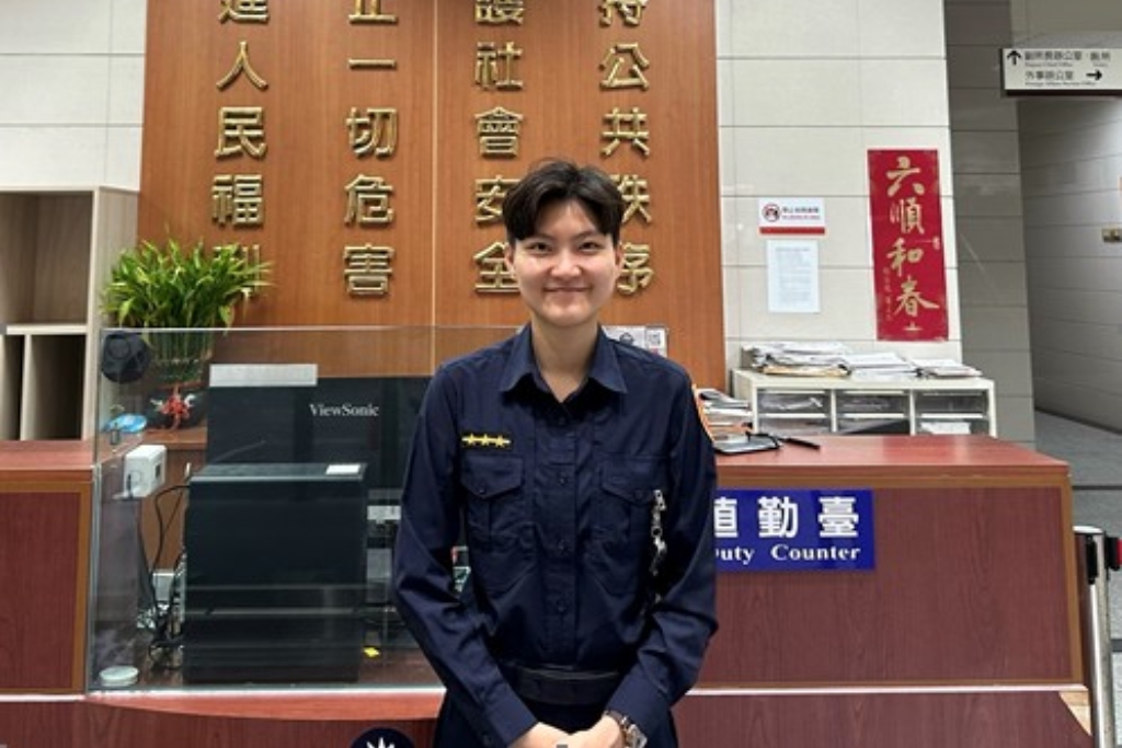 婦人受困公廁  士林警即時救援協助脫困