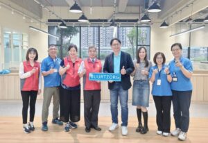 《圖說》新北市榮服處林振生處長(左4)拜會台灣居護(股) 張宏庠執行長(右4)，雙方就未來合作方向進行實地交流，左三榮服處總幹事吳曉慧。〈新北榮服處提供〉