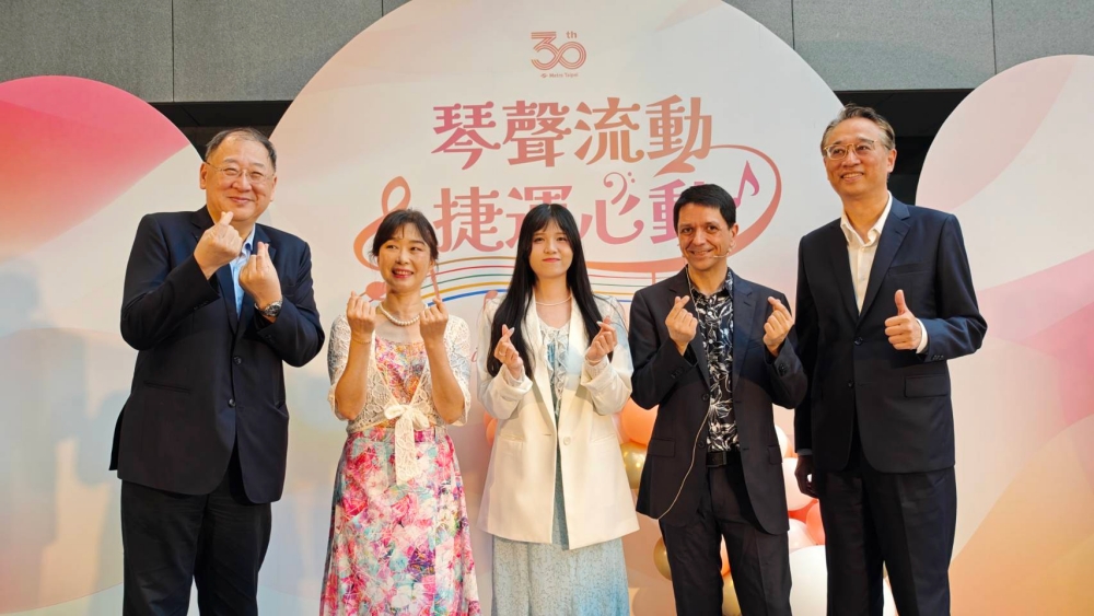 02大安森林公園站公共鋼琴開放彈奏